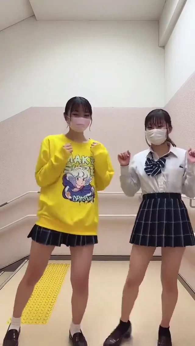 @OtakaraLive 人妻 個人撮影 激シコ SNS流出動画 @OtakaraLive の投稿動画 シーン4