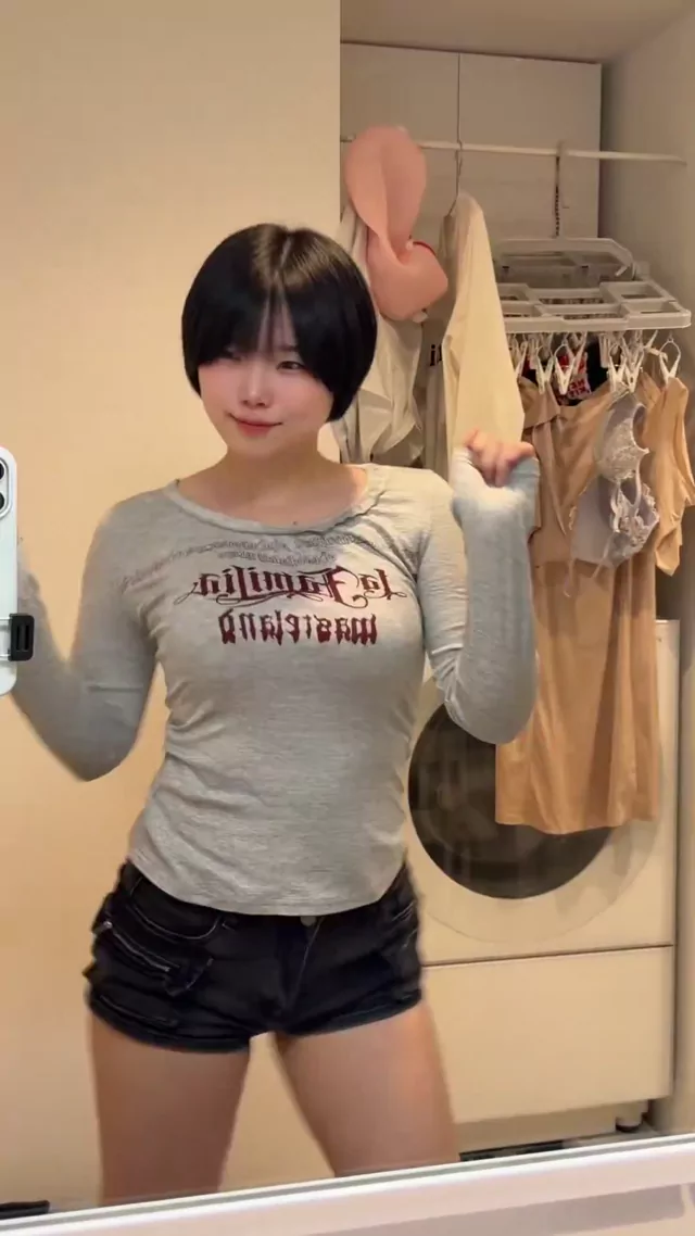 @sumire_live スレンダー 露出 話題 X動画 いつもより多めに揺れてます シーン6