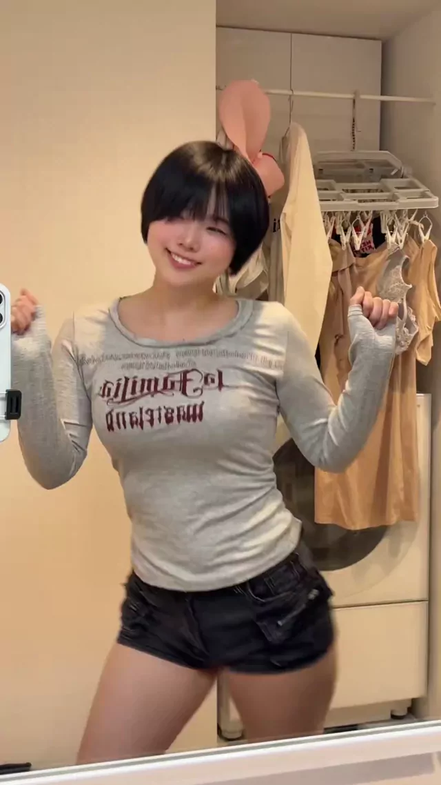 @sumire_live スレンダー 露出 話題 X動画 いつもより多めに揺れてます シーン7