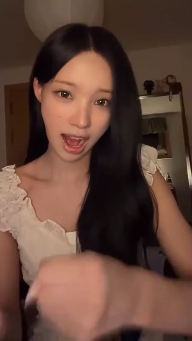 @parkmuseok 美少女 コスプレ 必見 SNS流出動画 @parkmuseok の投稿動画 シーン6