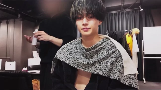 @koinagase123 美人OL 露出 完全素人 SNS流出動画 @koinagase123 の投稿動画 シーン5