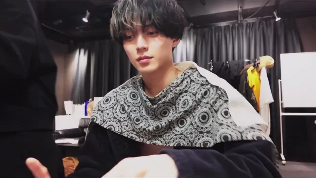 @koinagase123 美人OL 露出 完全素人 SNS流出動画 @koinagase123 の投稿動画 シーン6