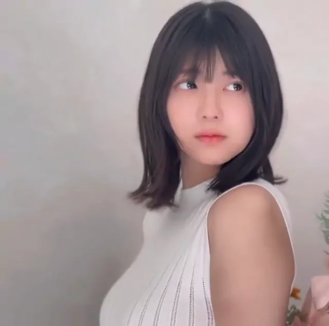 @Laiko46 美人OL 騎乗位 話題 SNS流出動画 #冨里奈央 シーン2