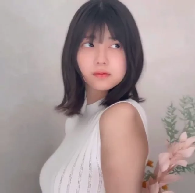 @Laiko46 美人OL 騎乗位 話題 SNS流出動画 #冨里奈央 シーン3