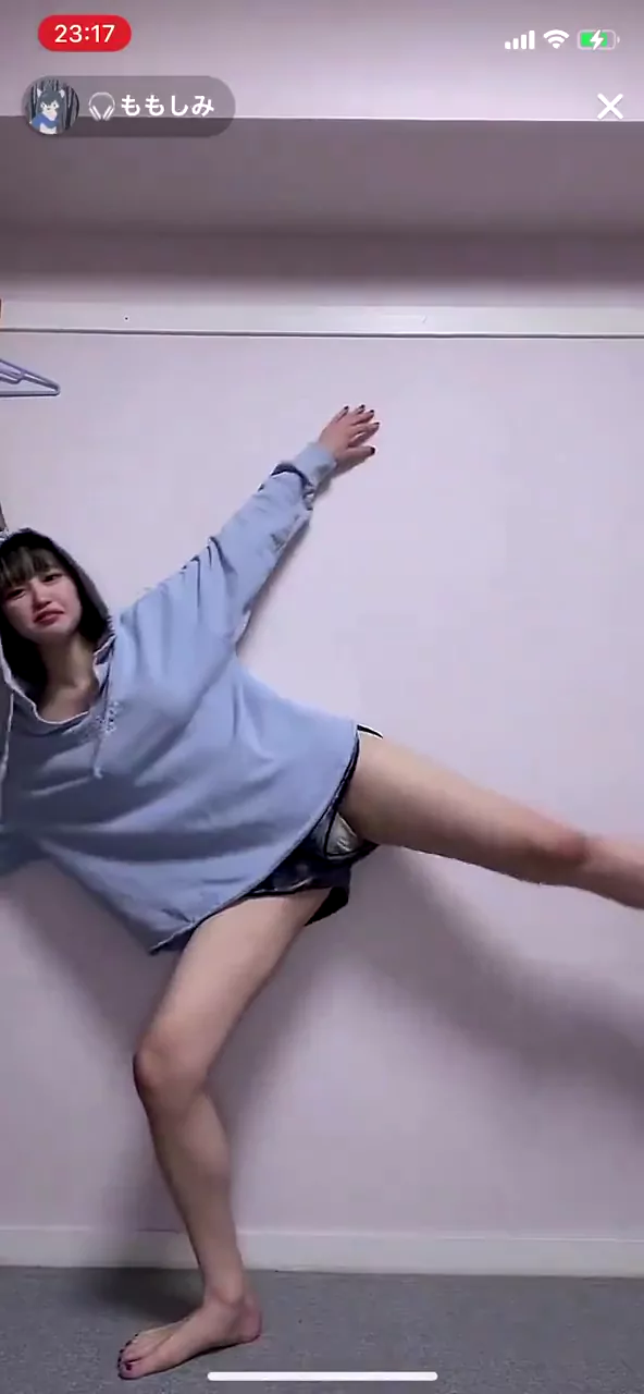 @love_love440 清楚系 コスプレ 必見 裏アカ動画 @love_love440 の投稿動画 シーン4