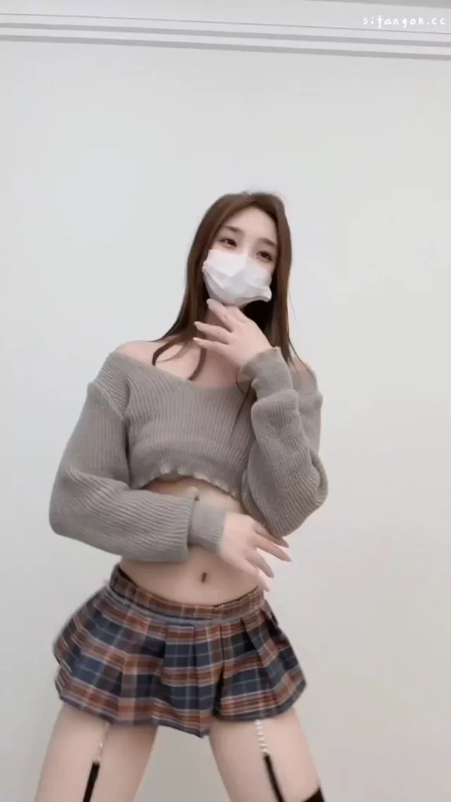 @touriazaz 美人OL フェラ 高画質 裏アカ動画 @touriazaz の投稿動画 シーン3