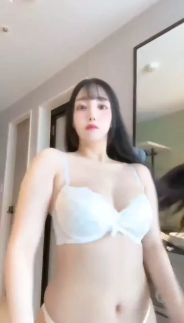 @nono7nano 清楚系 個人撮影 必見 Twitterエロ動画 @nono7nano の投稿動画 シーン6