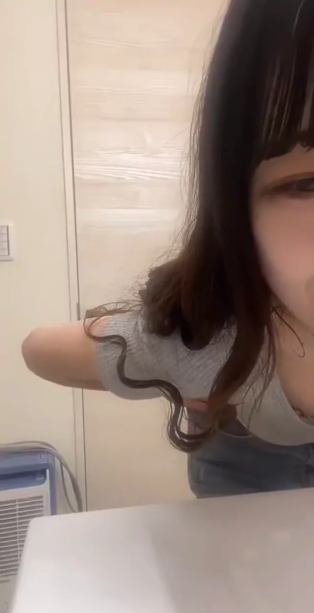 @liveotakara 女子大生 コスプレ リアル 裏アカ動画 @liveotakara の投稿動画 シーン1