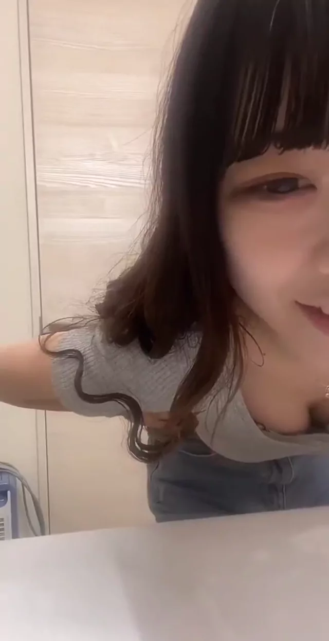 @liveotakara 女子大生 コスプレ リアル 裏アカ動画 @liveotakara の投稿動画 シーン6