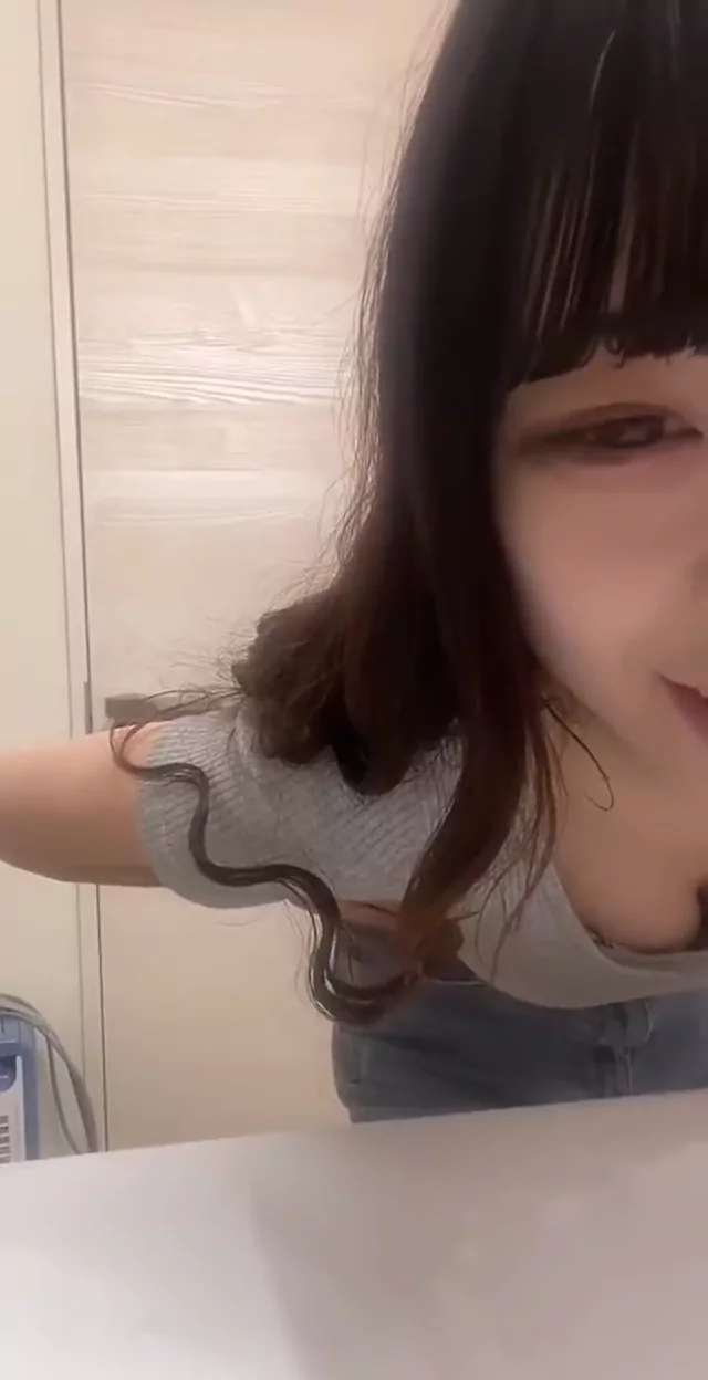 @liveotakara 女子大生 コスプレ リアル 裏アカ動画 @liveotakara の投稿動画 シーン8