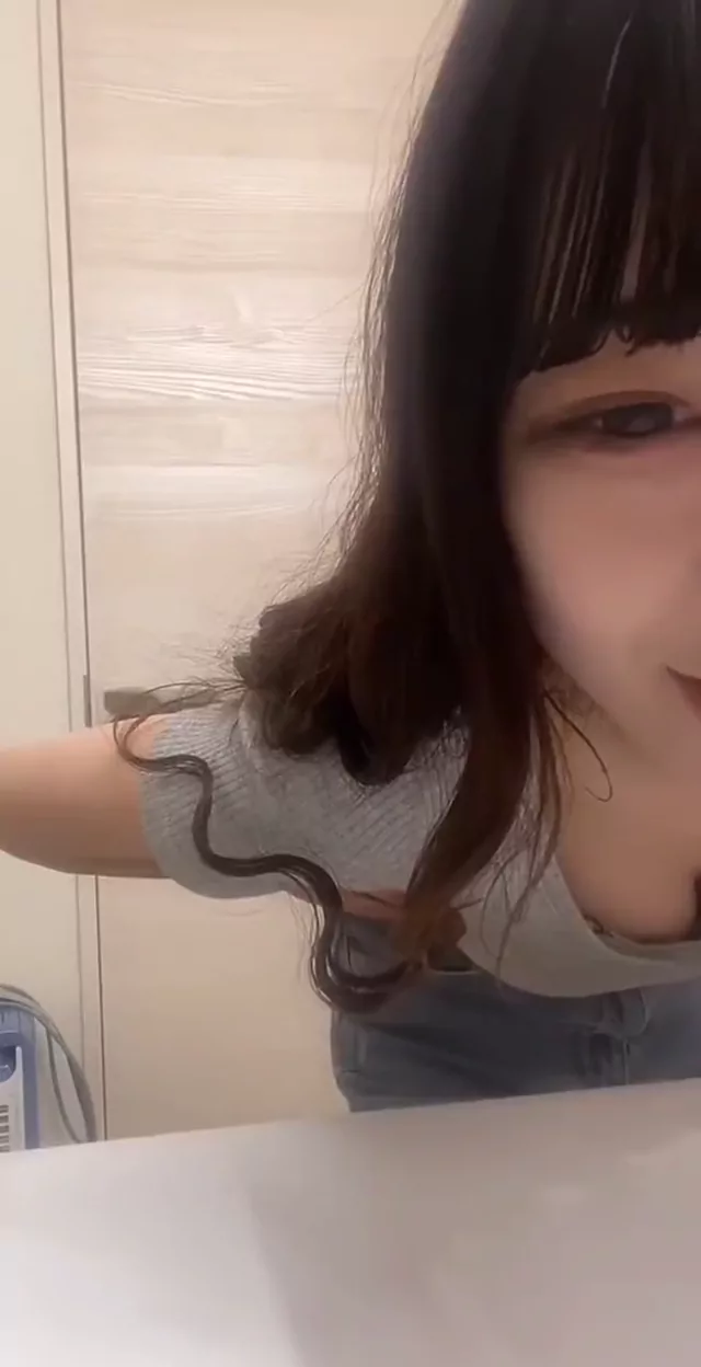@liveotakara 女子大生 コスプレ リアル 裏アカ動画 @liveotakara の投稿動画 シーン9