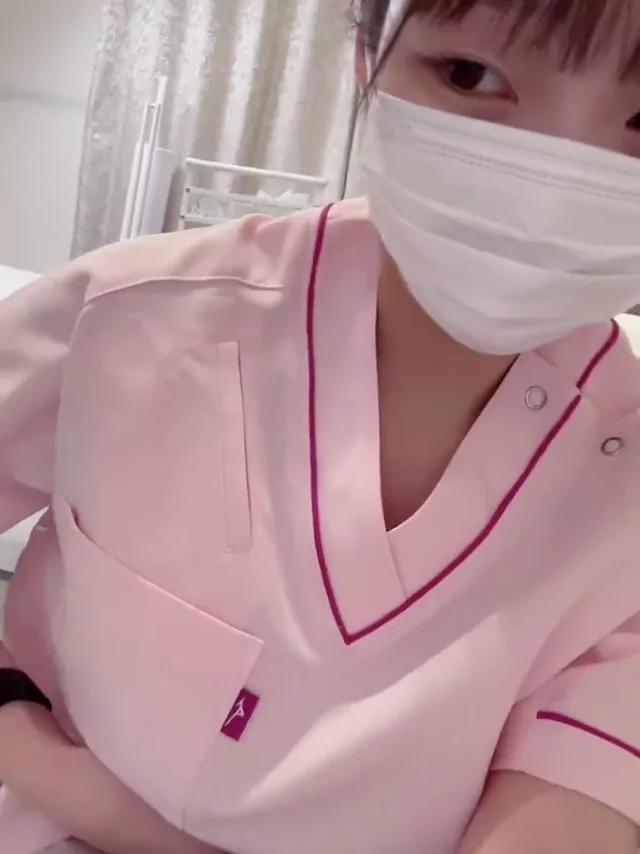 @miu_xx_uim 美少女 中出し 激シコ 裏アカ動画 病院でもこっそり自撮りしちゃう看護師、嫌いですか シーン1