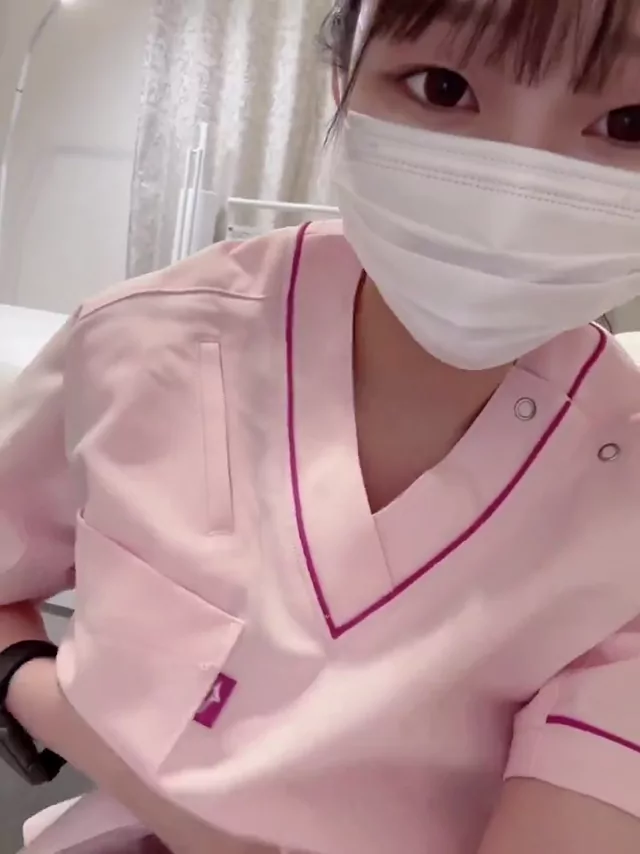 @miu_xx_uim 美少女 中出し 激シコ 裏アカ動画 病院でもこっそり自撮りしちゃう看護師、嫌いですか シーン2