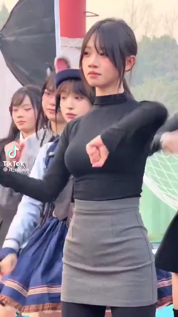 @dreamunader1982 巨乳 露出 厳選 投稿エロ動画 @dreamunader1982 の投稿動画 シーン2