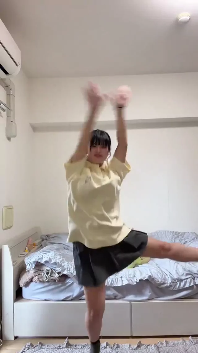 @glassjamal ギャル オナニー 完全素人 SNS流出動画 @glassjamal の投稿動画 シーン2