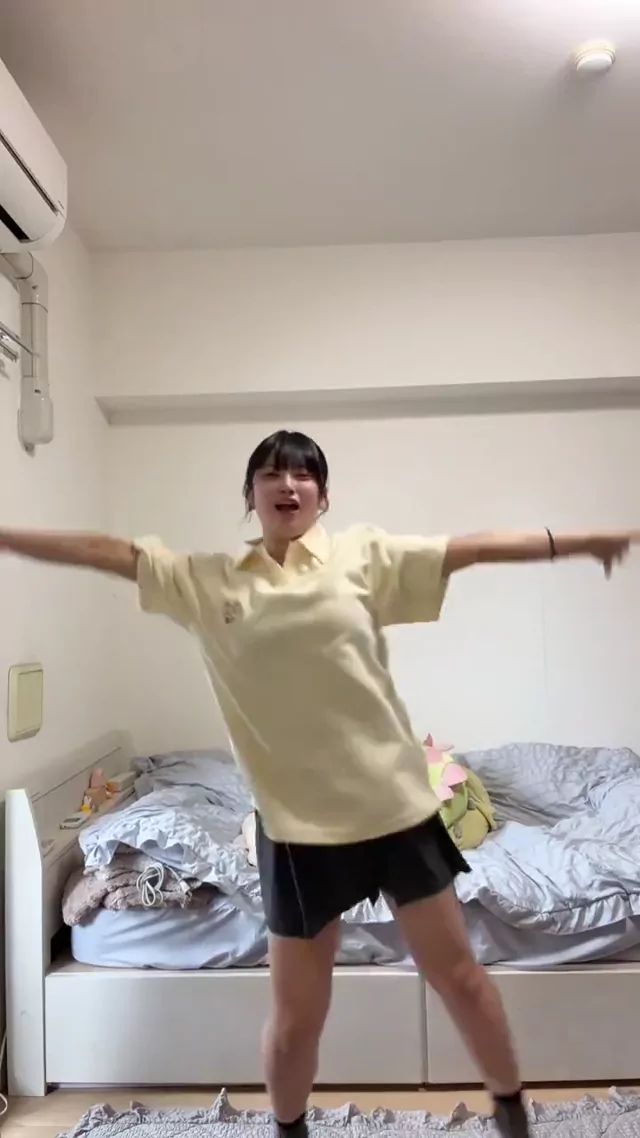 @glassjamal ギャル オナニー 完全素人 SNS流出動画 @glassjamal の投稿動画 シーン5